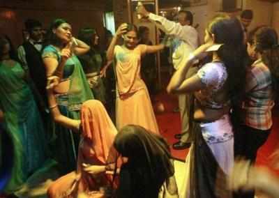 Maharashtra dance ban: Bar girls move apex court