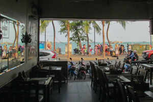 Baywatch Caf&eacute;