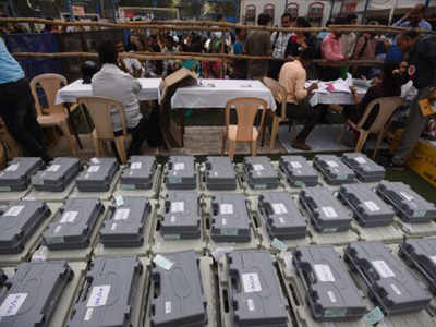 Polling staff of 3 districts get training