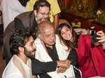 Alia Kapoor clicks a selfie with Shashi Kapoor, Kunal Kapoor and Zahan Prithviraj Kapoor