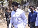 Armaan Kohli arrives at the funeral of Suniel Shetty's father