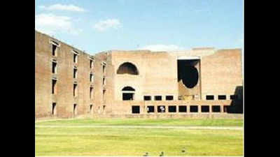 Offers dip, pay packages slide in final placements at IIM-C