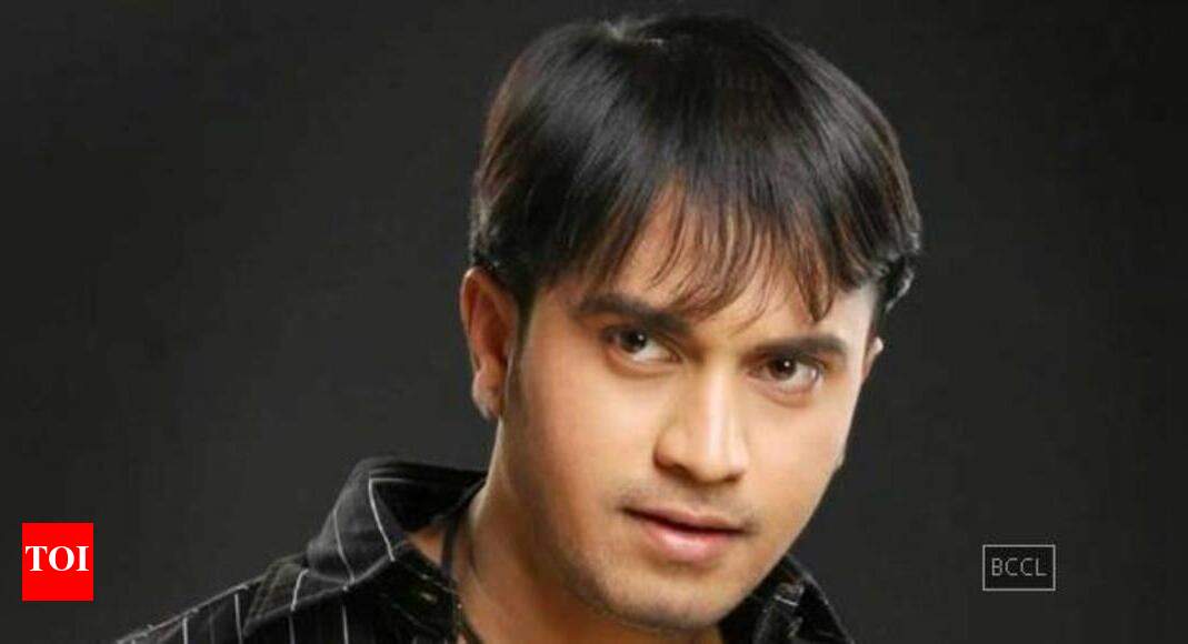 Are theatre actors under stress? | Marathi Movie News - Times of India