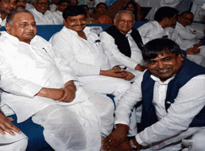 Non-bailable warrant issued against rape-accused UP minister Gayatri Prajapati