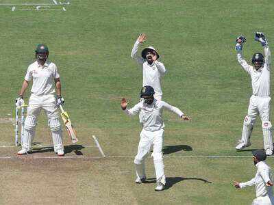 Live: India v Australia, 2nd Test, Day 2, Bangalore