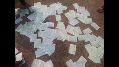 Over 150 ration cards of Keonjhar found in Dhenkanal roadside