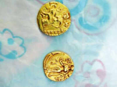 Israeli archaeologists find 'Hanukkah gelt': rare, centuries-old gold coins  