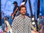 Shahrukh Khan owning the ramp