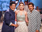 Shahrukh Khan, Anushka Sharma and Manish Malhotra at Mijwan Summer 2017