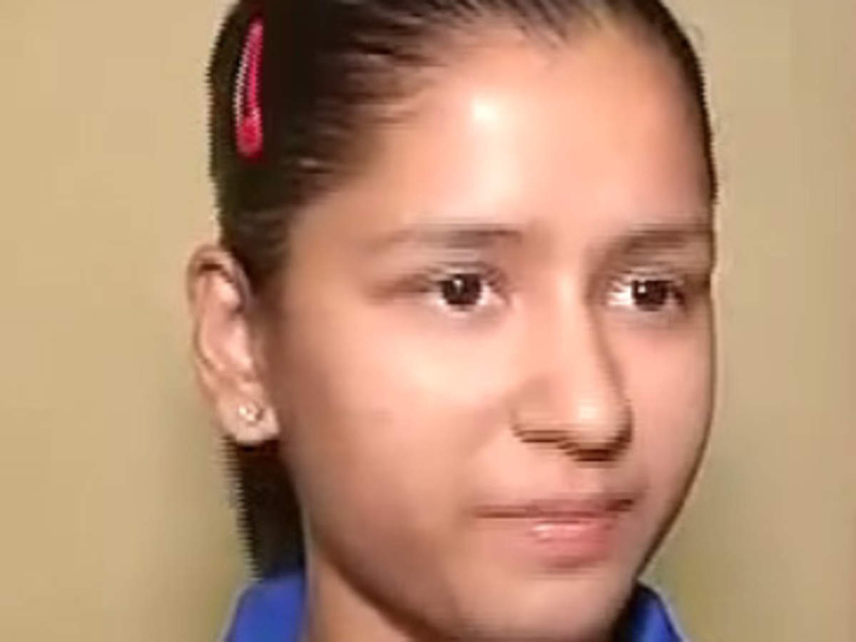 16-year-old Naina Jaiswal becomes youngest post-graduate in Asia | News -  Times of India Videos