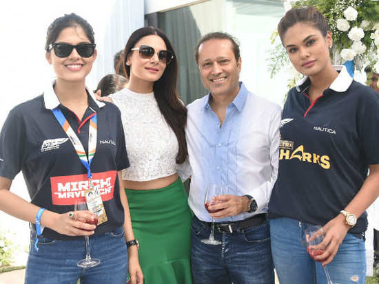 Powerboating race sees a fun finale in Mumbai!