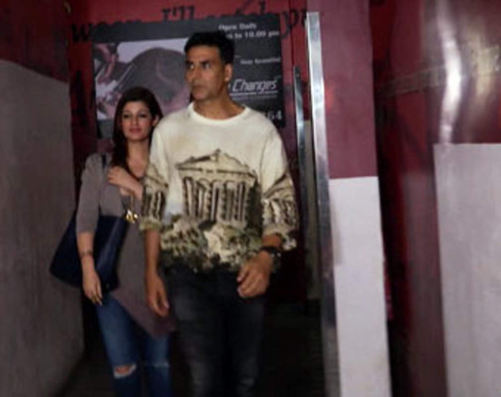 
Akshay takes out wife Twinkle on movie date
