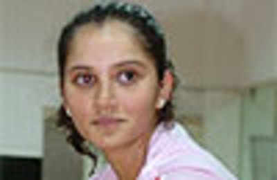 Sania's heart not Indian as it beats for Pakistani: Thackeray