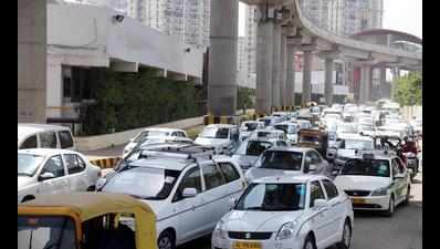 Bumpy Cyber City road spells trouble for Delhi-bound traffic
