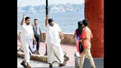 'Aided' by cops, Shiv Sena activists rough up couples in Kochi