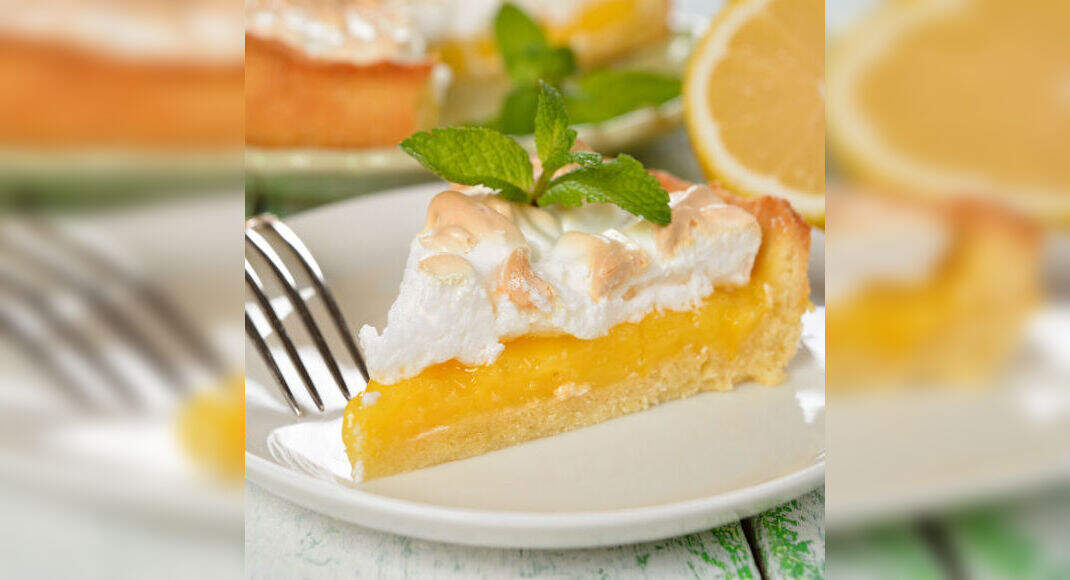 Lemon Meringue Pie Recipe: How to Make Lemon Meringue Pie Recipe | Homemade Lemon Meringue Pie Recip