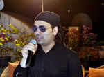 Shadaab Faridi performs at felicitation dinner of Anmol Malik hosted by Dhoot Family
