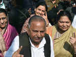 Mulayam Singh with his wife Sadhna