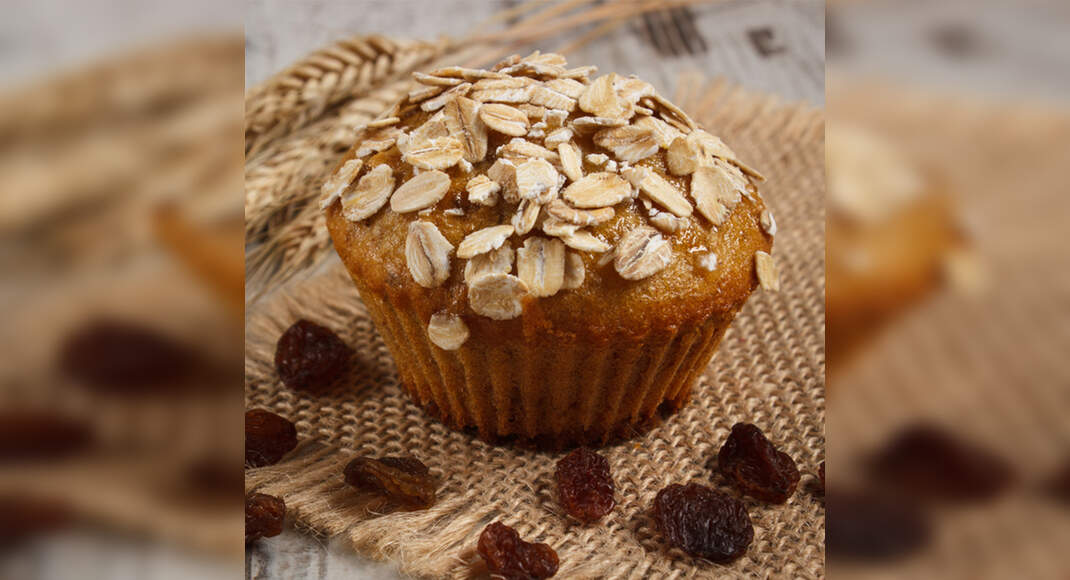 Raisin Oatmeal Muffin Recipe: How to Make Raisin Oatmeal Muffin Recipe | Homemade Raisin Oatmeal Muf