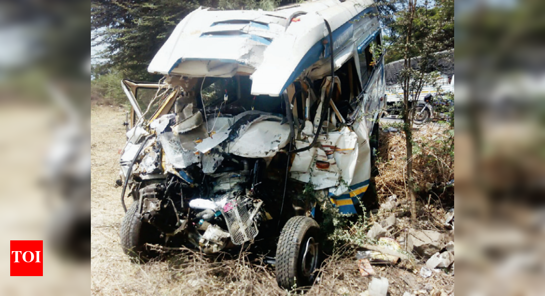 Bus-Truck Collision: 11 die, 2 hurt in bus-truck collision | Pune News ...