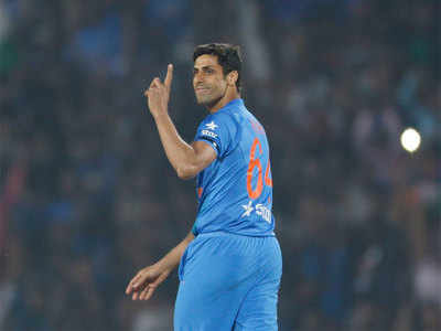 At My Age I Am Still A Fast Bowler Nehra Cricket News Times Of India