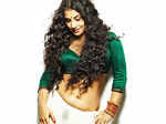 Shame! A fan touched Vidya Balan without her consent