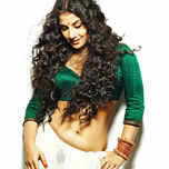 Shame! A fan touched Vidya Balan without her consent