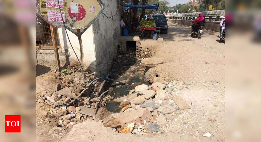 Abandoned Sewage work near Okhla Rly Stn - Times of India