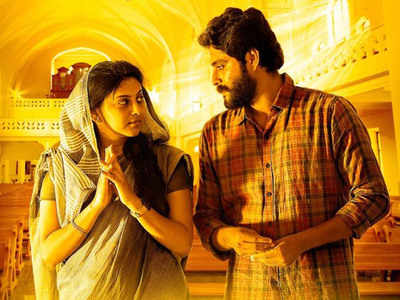 Here goes the most romantic video song from Anagamaly Diaries- Do Naina...