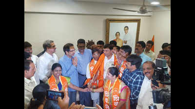 Five Mira-Bhayander corporators join Shiv Sena ahead of civic polls in August