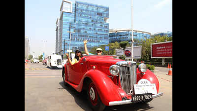 Vintage beauties cruise down Gurgaon