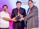 Subhash Pethe and Aditya Pethe receive the Jewellery Chain award for Waman Hari Pethe from Mumbai Mayor Vishwanath Mahadeshwar