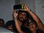 Shah Rukh Khan's seflie with a fan