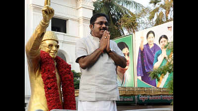 Dhinakaran, family worth only Rs 10.77 crore, liability of Rs 33.4 crore