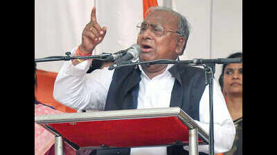 V Hanumantha Rao: Former Congress MP V Hanumantha Rao taken into ...