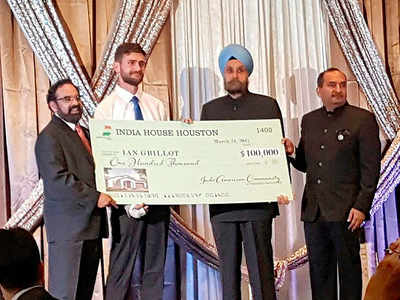 Indian-Americans raise $100,000 for Kansas man who took bullet for desis