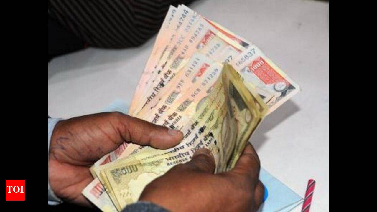 Old notes continue to fill up shrine donation boxes | Nashik News - The  Times of India