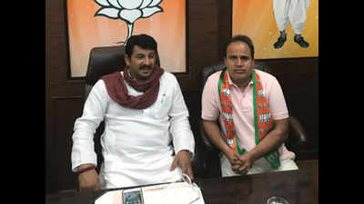 AAP MLA Ved Prakash joins BJP, to resign from assembly