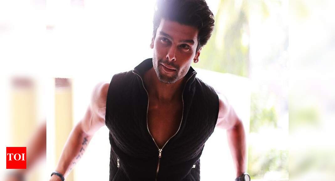 Actor Kushal Tandon Had A Working Birthday - Times Of India