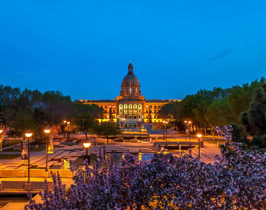 Weekend getaways from Edmonton every traveller would love to go on