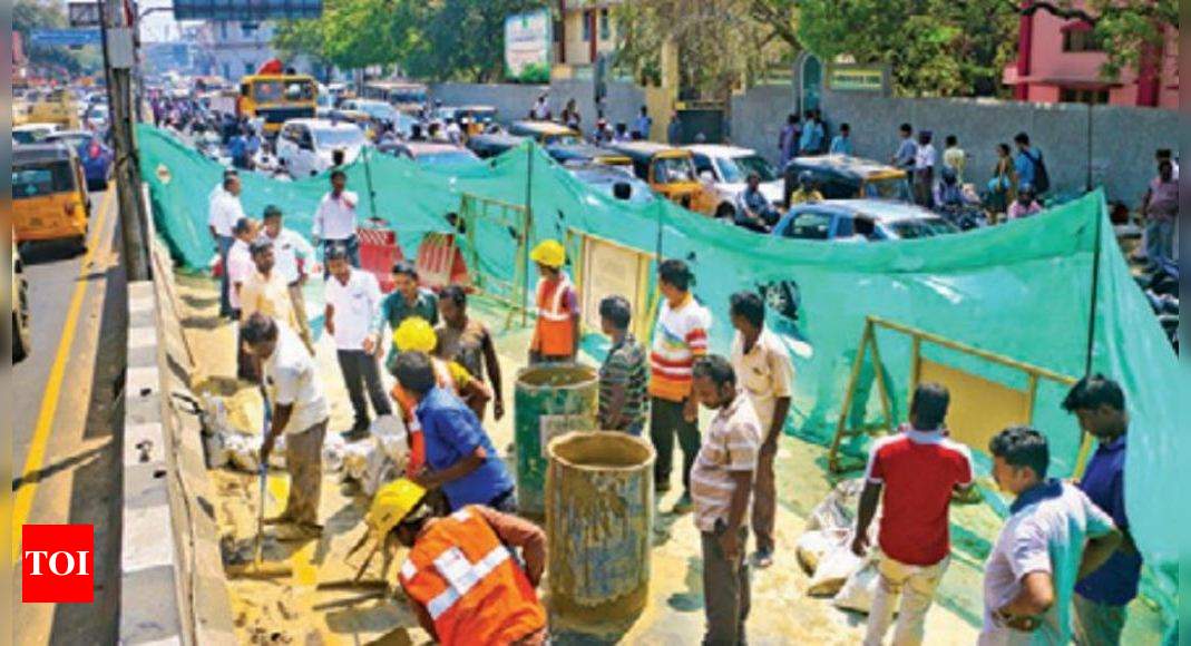 Frothing tunnel throws Anna Salai traffic out of gear | Chennai News ...