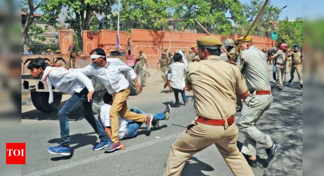 Cops lathicharge protesting Youth Congress workers near assembly | Jaipur News - Times of India