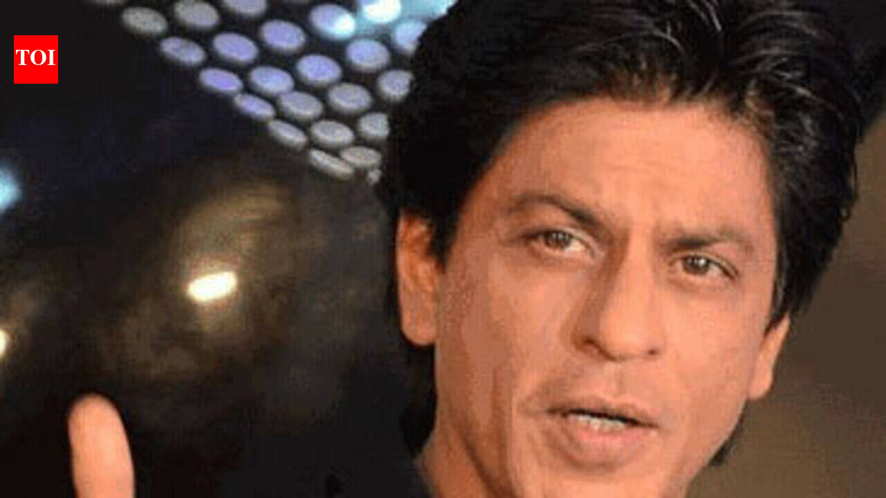 SRK completes 25 years in Mumbai, feels emotional