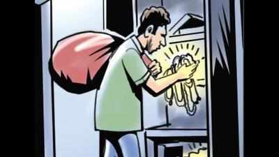Thieves target three shops in Anandnagar
