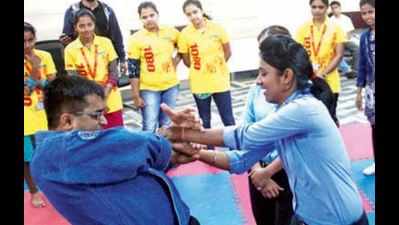 Lucknow: Eves taught ways to ward off stalkers