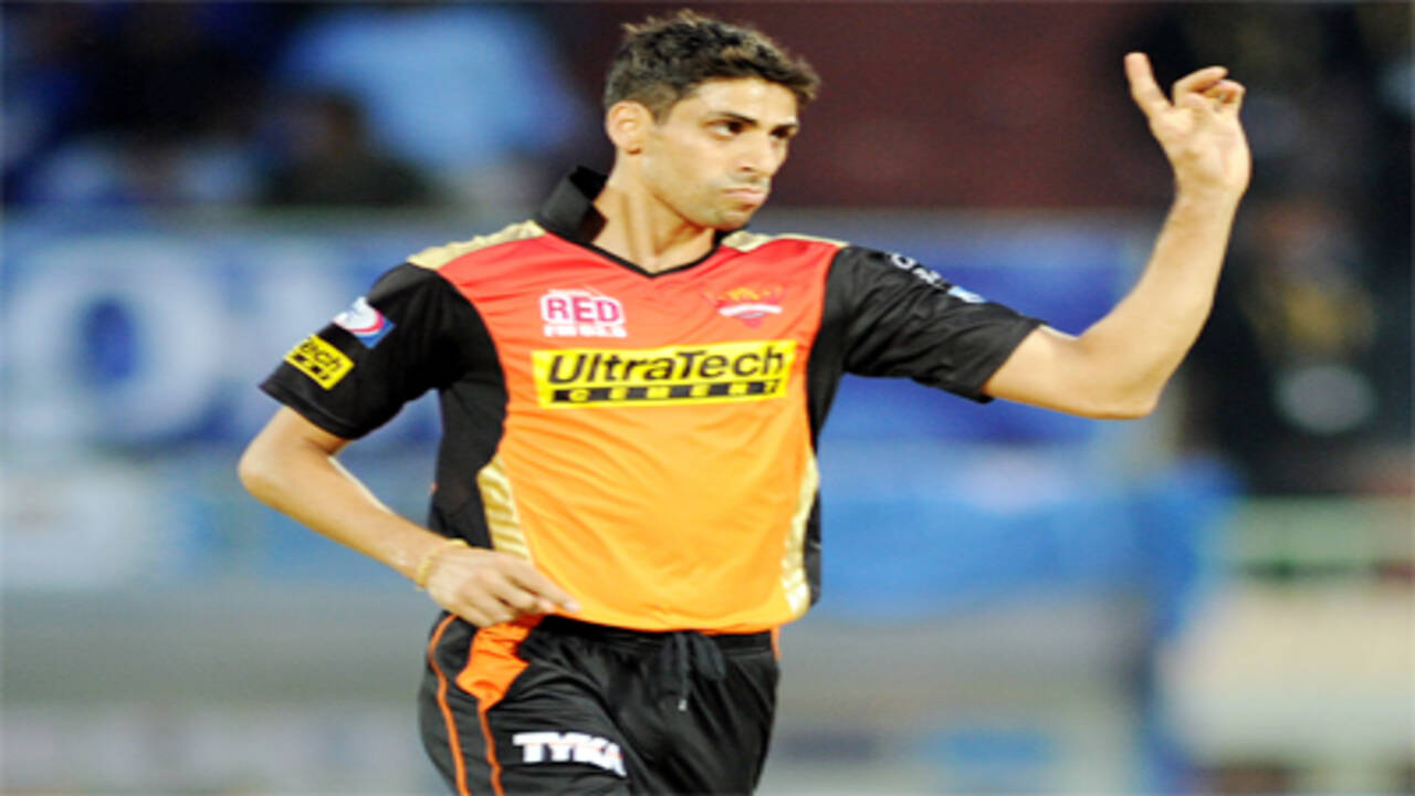 Have to put in extra hours daily to maintain pace, says Nehra | Cricket ...