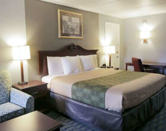 Econo Lodge near The Domain - The Arboretum