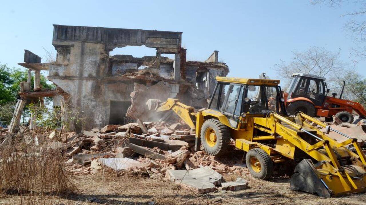 Eerie Mansion: Driving away Bhoot Bangla ghosts is kids' play | Bhopal News  - Times of India