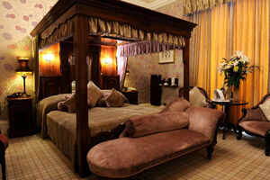 Edinburgh hotels for mid-range travellers