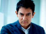 Aamir signs no film with SRK